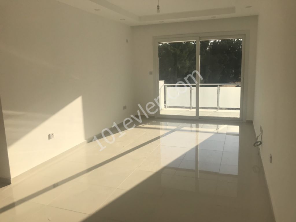 Lefkoşa Küçükkaymaklı Bölgesinde Yeni Sıfır 1+1 Modern Dizayınlı Satılık Daire 38.800 STG