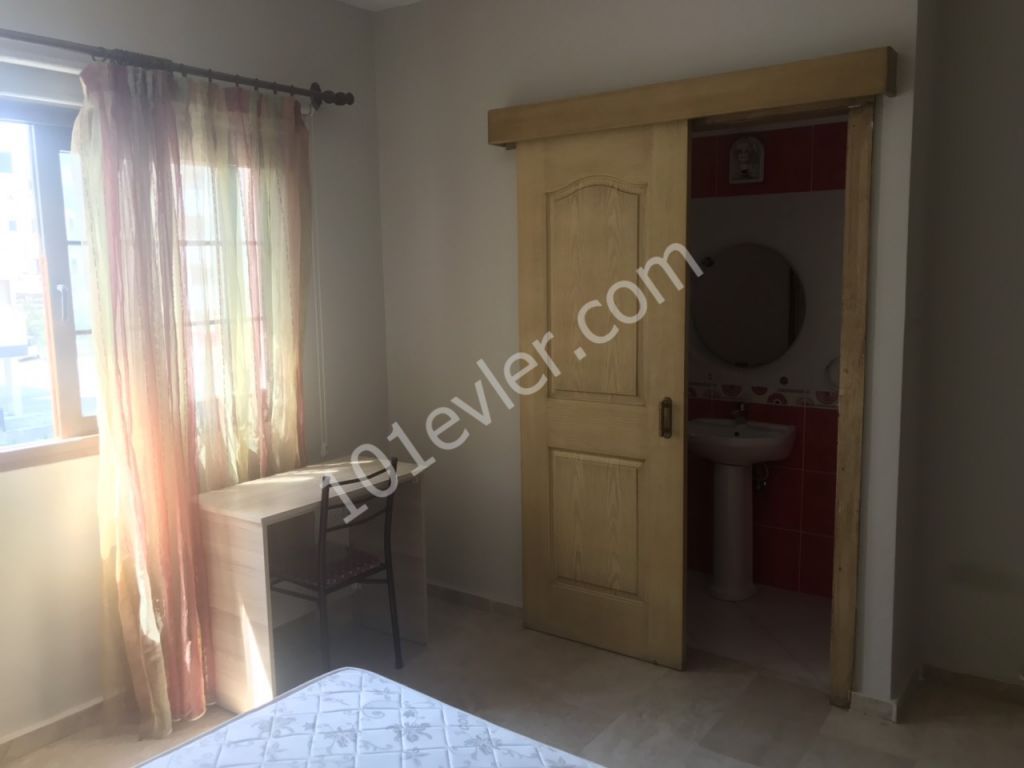 Gönyeli Yenikent'de 3+1 Eşyalı Kiralık Daire  AYLIK ÖDEMELİ 4000 TL