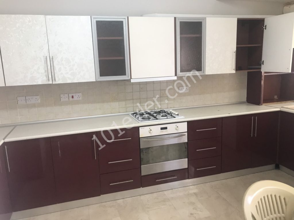 Gönyeli Yenikent'de 3+1 Eşyalı Kiralık Daire  AYLIK ÖDEMELİ 4000 TL