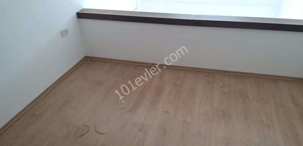 Lefkoşa Göçmenköy'de Kiralık Dükkan 1200 TL