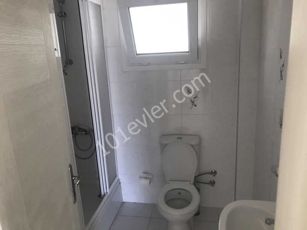 Gönyeli  de 3+1 Eşyasız Aylık Ödemeli Kiralık Daire 1900 TL