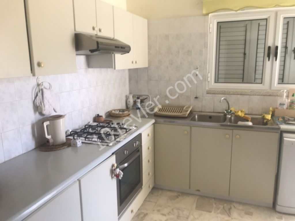 Gönyeli Yenikent'de 3+1 Kiralık Aylık Ödemeli Eşyalı Daire 350 STG