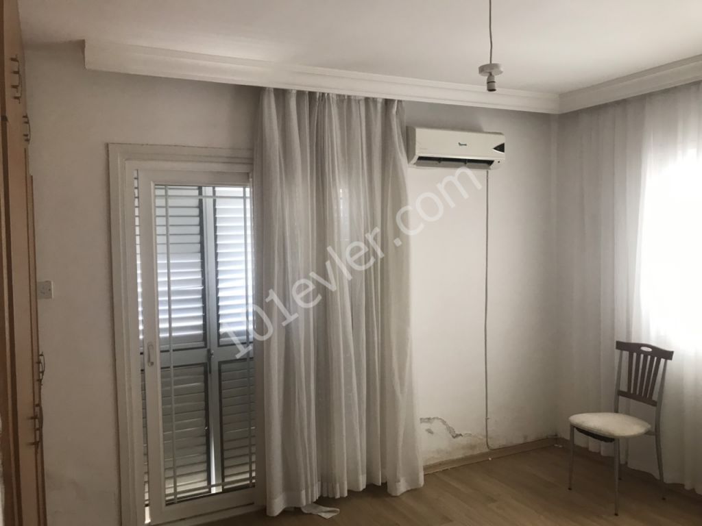 Lefkoşa Köşlüçiftlik Dereboyunda 3+1 Kiralık Eşyalı Daire 2800 TL