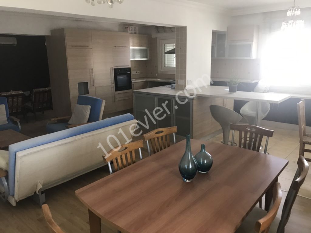 Lefkoşa Köşlüçiftlik Dereboyunda 3+1 Kiralık Eşyalı Daire 2800 TL