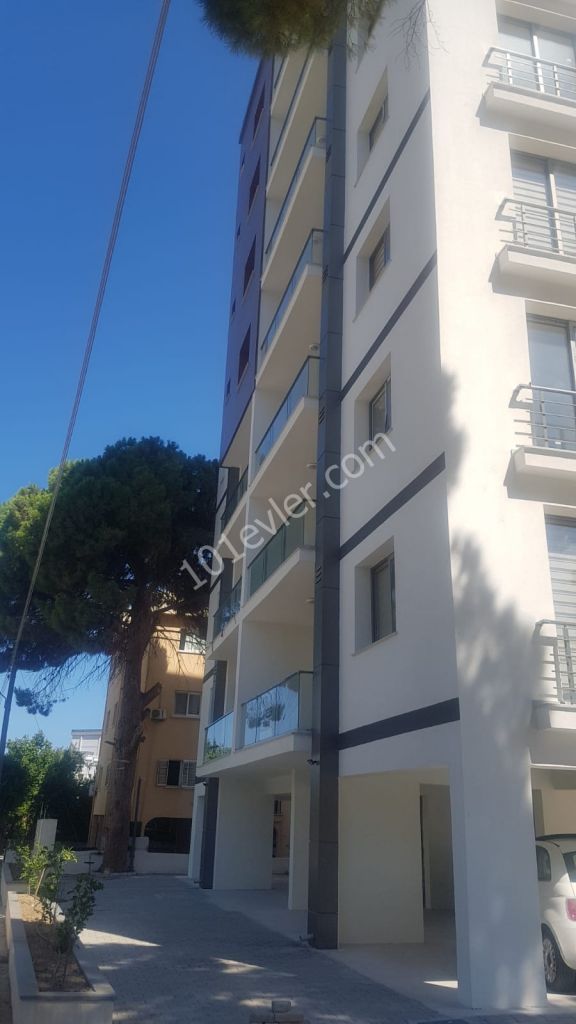 Girne Merkez'de 2+1 Eşyalı Kiralık Daire 400 STG