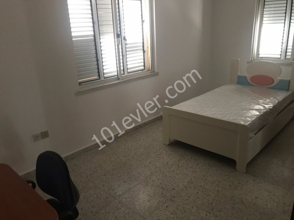 Lefkoşa Ortaköy'de 3+1 Eşyalı Yıllık Ödemeli Kiralık Daire 2250 TL