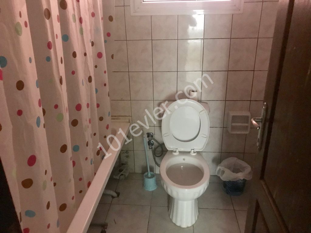 Lefkoşa Yenikent'de 3+1 Zemin Kat Yıllık Ödemeli Kiralık Daire 350 STG