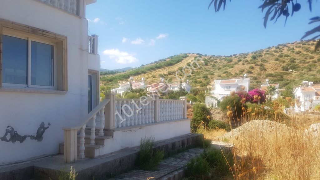 Girne Alsancak'da 3+1 Satılık Villa 220000 STG