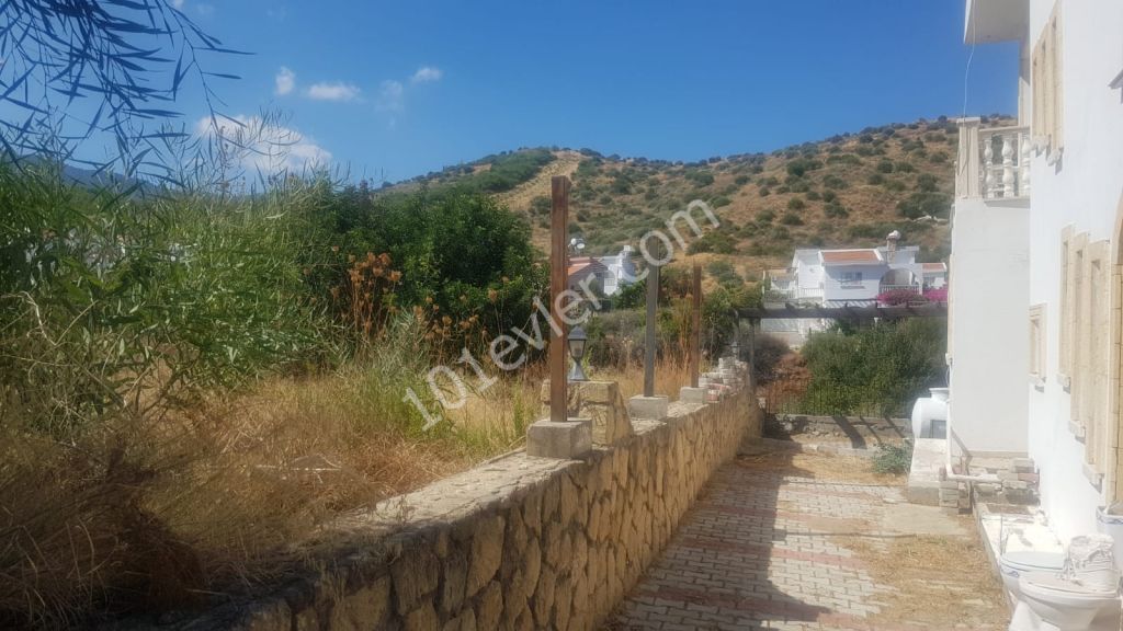 Girne Alsancak'da 3+1 Satılık Villa 220000 STG