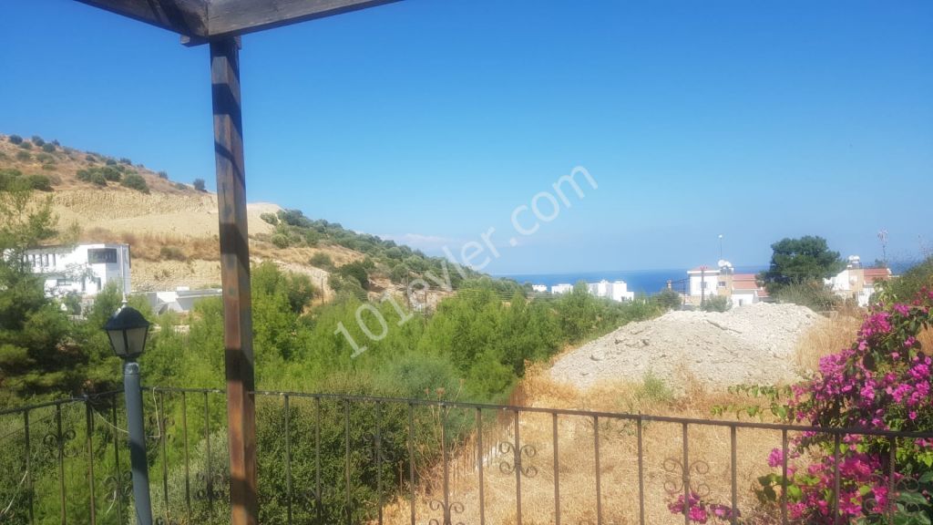 Girne Alsancak'da 3+1 Satılık Villa 220000 STG