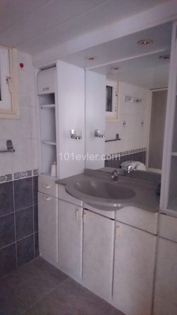 Lefkoşa Gönyeli'de 3+1 Eşyalı Aylık Ödemeli Zemin Kat Kiralık Daire 2500 TL