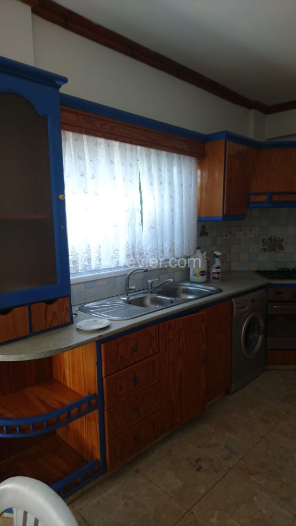 Lefkoşa Gönyeli'de 3+1 Eşyalı Aylık Ödemeli Zemin Kat Kiralık Daire 2500 TL