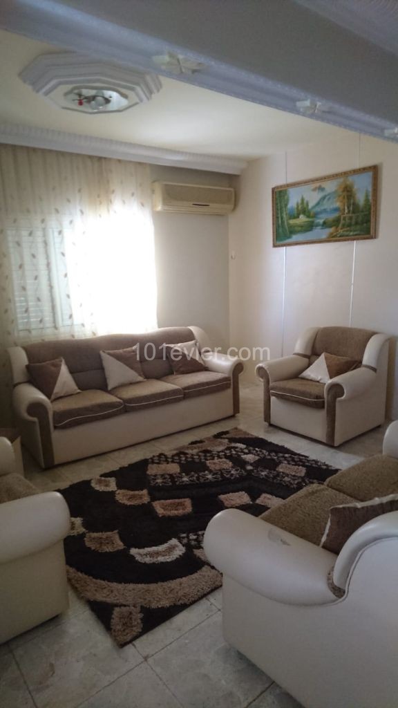 Lefkoşa Gönyeli'de 3+1 Eşyalı Aylık Ödemeli Zemin Kat Kiralık Daire 2500 TL