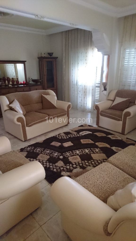 Lefkoşa Gönyeli'de 3+1 Eşyalı Aylık Ödemeli Zemin Kat Kiralık Daire 2500 TL