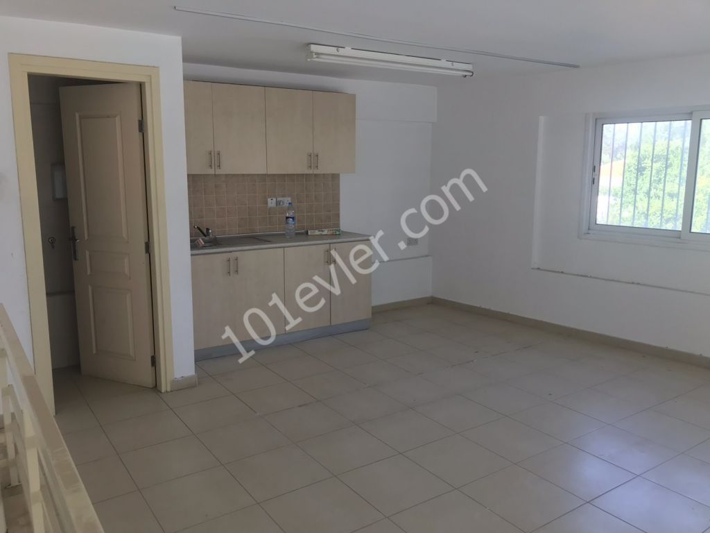 Lefkoşa Yenişehir'de Sende Katlı Aylık Ödemeli Kiralık Dükkan 4500 TL