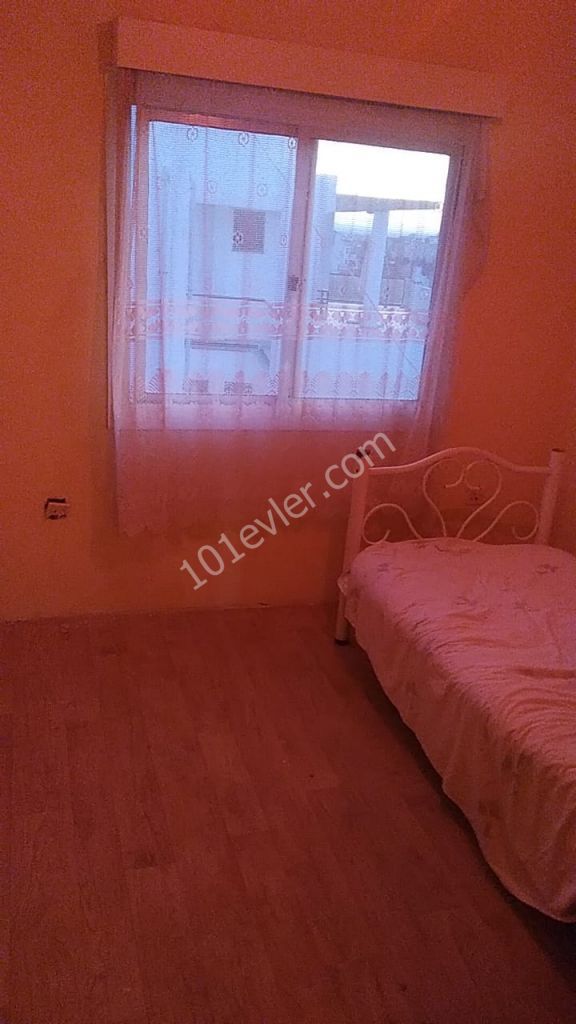 Gönyeli Yenikent'de 3+1 Eşyalı Kiralık Daire 300 STG