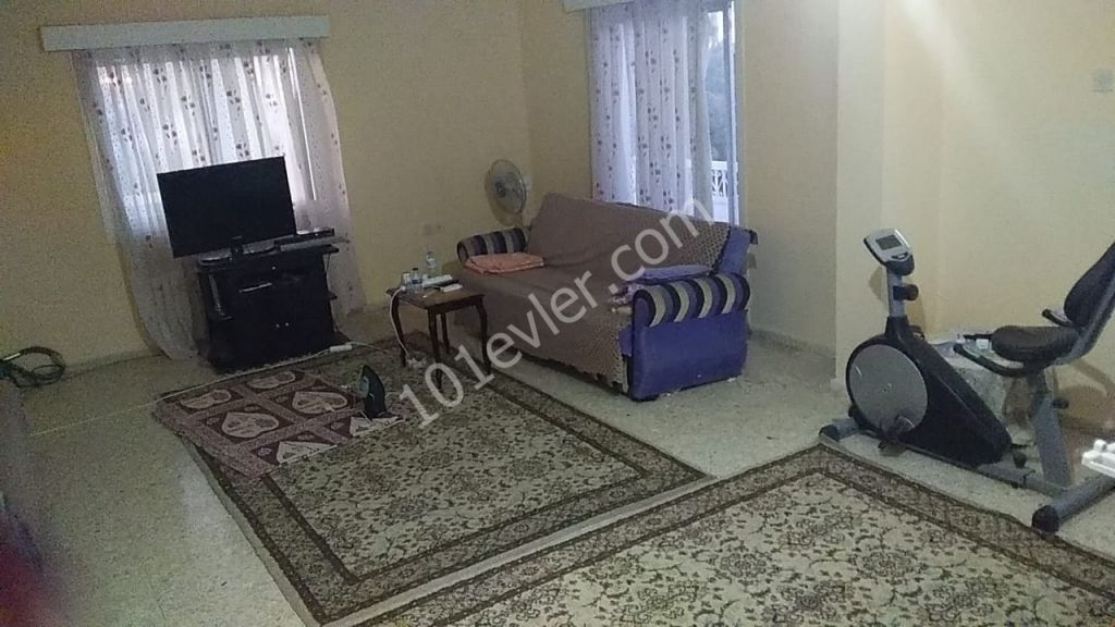 Gönyeli Yenikent'de 3+1 Eşyalı Kiralık Daire 300 STG