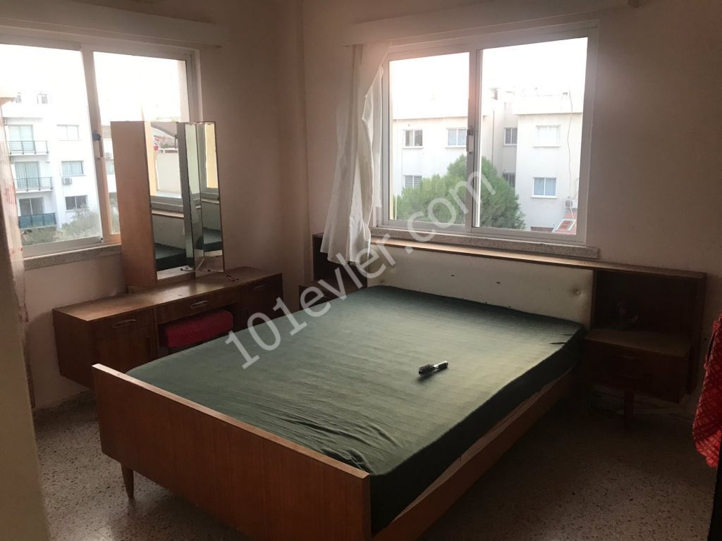 Lefkoşa Yenikent'de 3+1 Eşyalı 6+6 Aylık Ödemeli Kiralık Daire 2000 TL