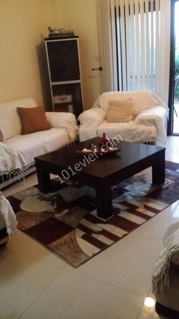 Girne Esentepe'de 3+1 Eşyalı Kiralık Zemin Kat Daire 2800 TL