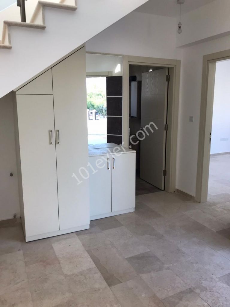 Girne Alsancak'da 4+1 Satılık Villa 235000 STG