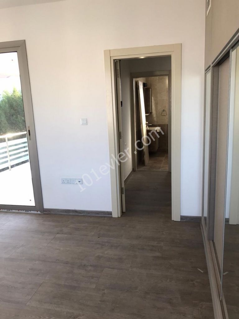 Girne Alsancak'da 4+1 Satılık Villa 235000 STG