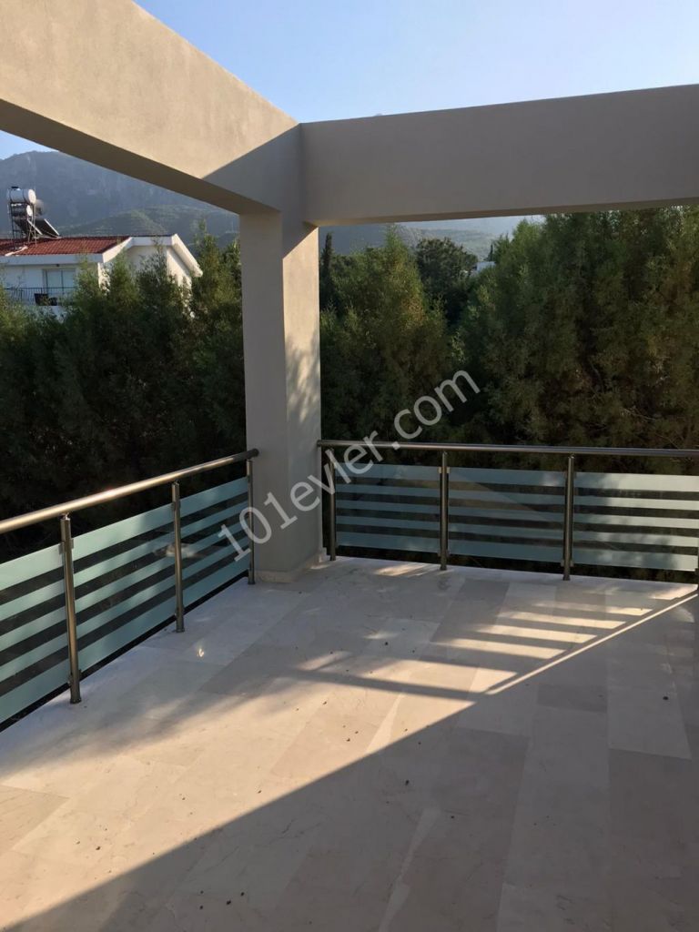 Girne Alsancak'da 4+1 Satılık Müstakil Ev 220,000 STG