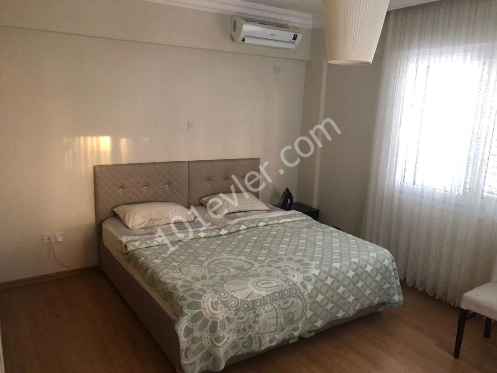 Girne Merkez'de 2+1 Eşyalı Kiralık Daire 3000 TL