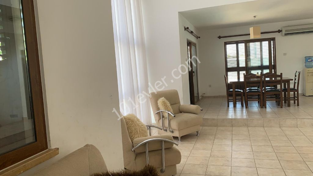 Girne Çatalköyde 3+1 Kiralık Villa 650 STG