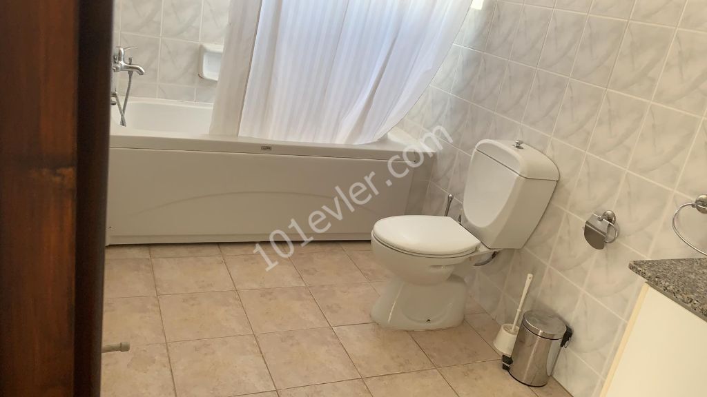 Girne Çatalköyde 3+1 Kiralık Villa 650 STG