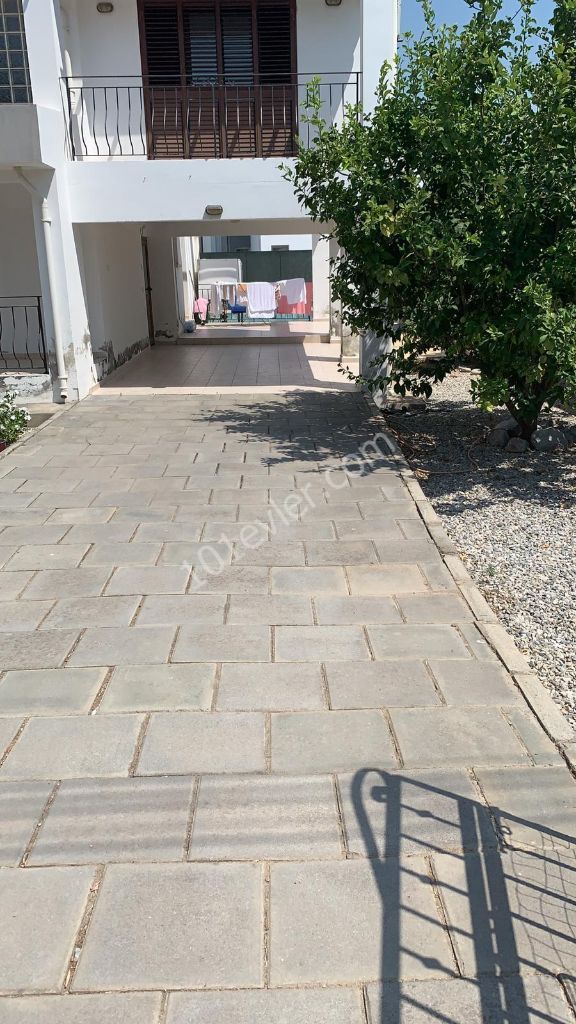 Girne Çatalköyde 3+1 Kiralık Villa 650 STG