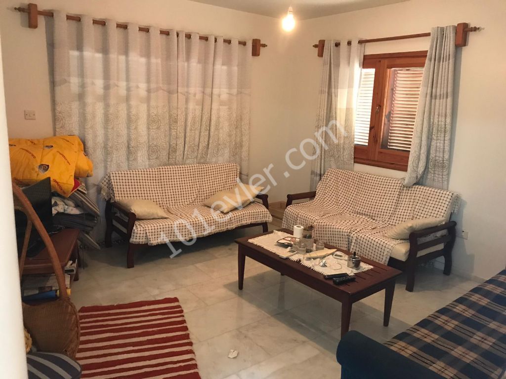 Girne Çatalköyde 3+1 Kiralık Villa 600 STG