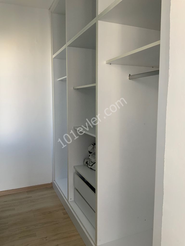 Girne Merkez'de 1+1 Eşyalı Kiralık Penthouse 2800 TL