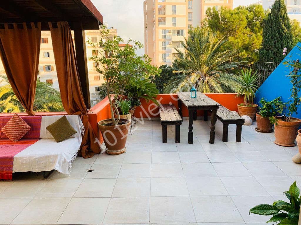 Girne Merkezde 2+1 Satılık Penthouse 85000 STG