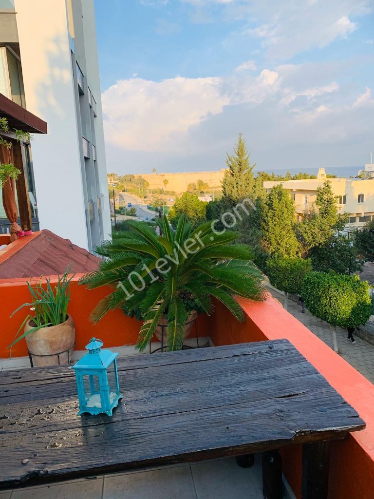 Girne Merkezde 2+1 Satılık Penthouse 85000 STG