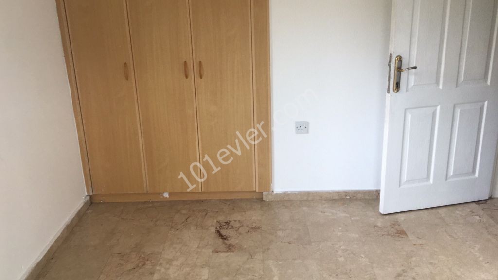 Girne şehir merkezinde 3+1 satılık daire 55.000 STG