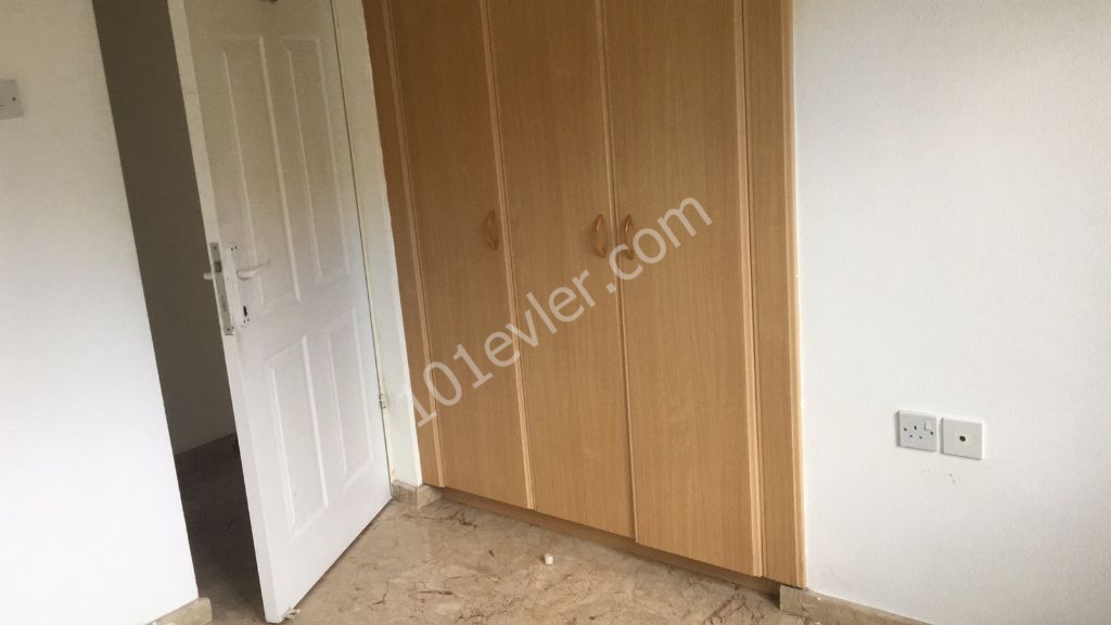 Girne şehir merkezinde 3+1 satılık daire 55.000 STG