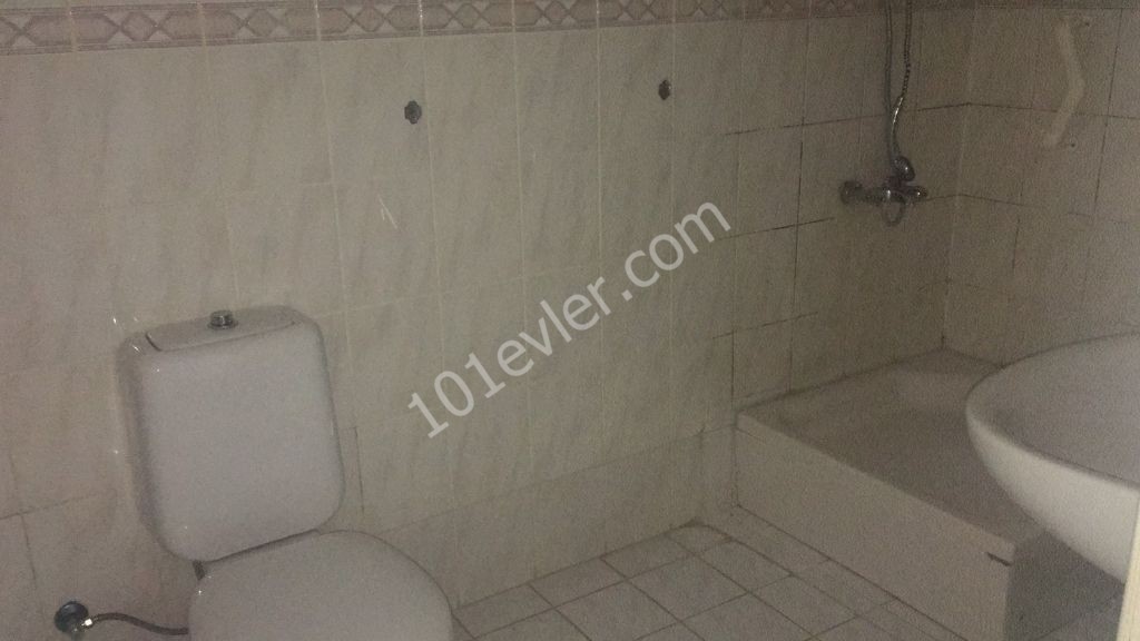 Girne şehir merkezinde 3+1 satılık daire 55.000 STG