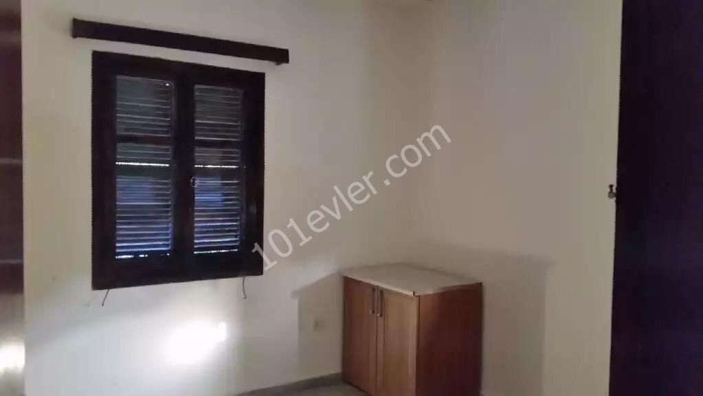 Girne Çatalköyde 2+1 Eşyasız Kiralık Müstakil Ev 2000 TL