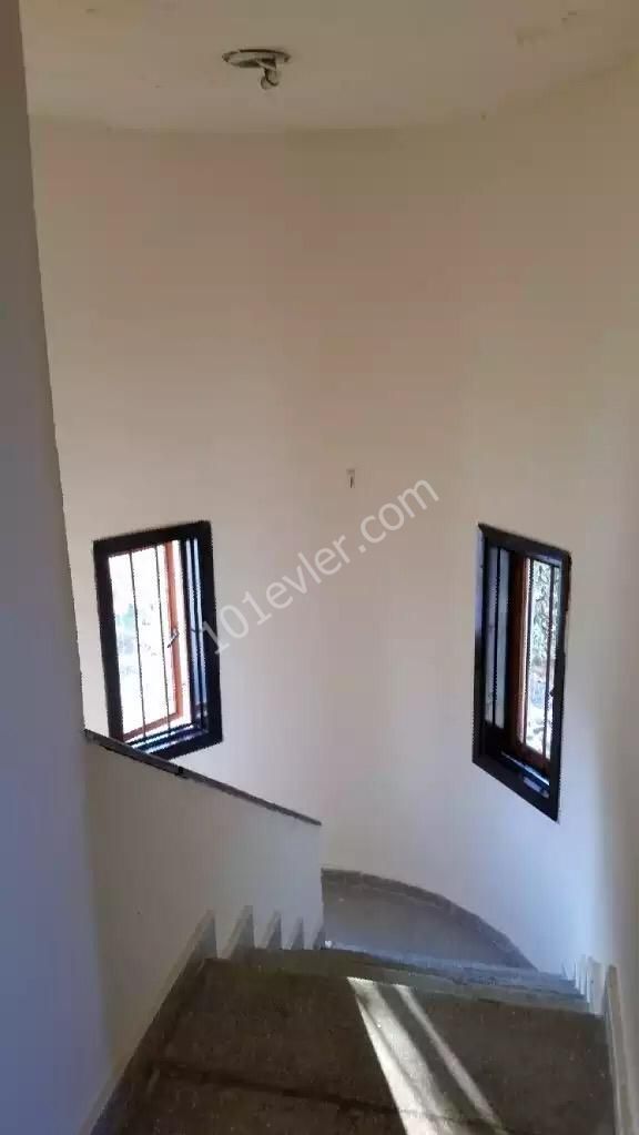 Girne Çatalköyde 2+1 Eşyasız Kiralık Müstakil Ev 2000 TL