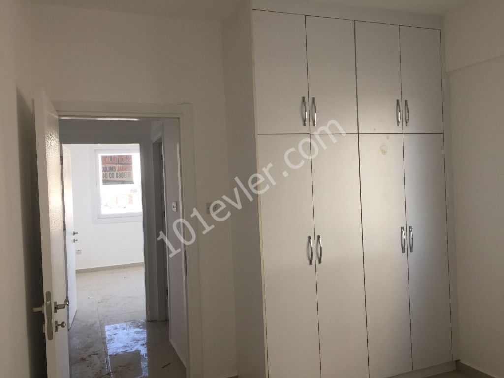 Lefkoşa Gönyeli'de Türk Malı 2+1 80 m2 Yeni Sıfır Duraklara, Ana Anayola Ve Marketlere Yakın Zemin Kat Satılık Daire 46.900 Stg