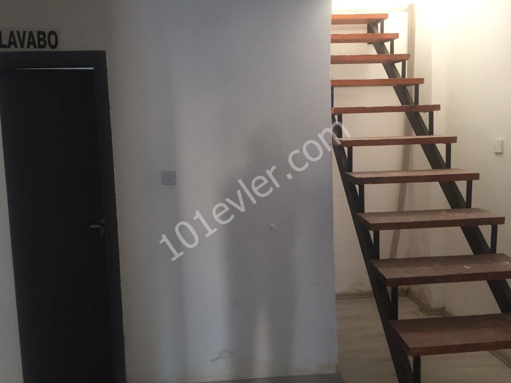 Lefkoşa Kumsal Bölgesin' de İşlek Cadde Üzeri Kiralık İş Yeri 3000 TL