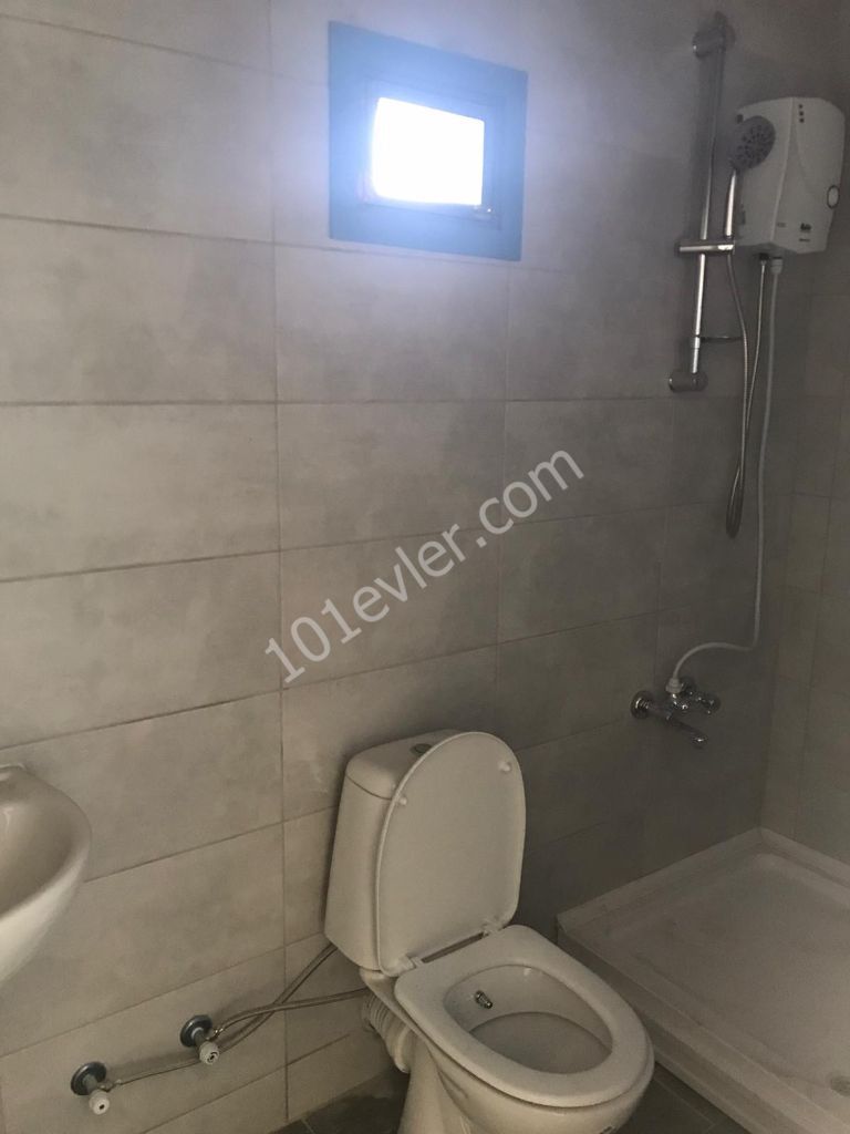 Girne Merkezde Kiralık İş Yeri 650 STG