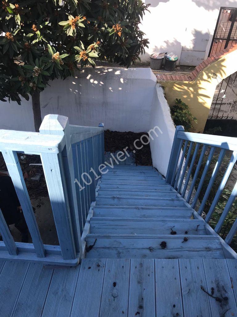 Girne Merkezde Kiralık İş Yeri Aylık Ödemeli  650 STG