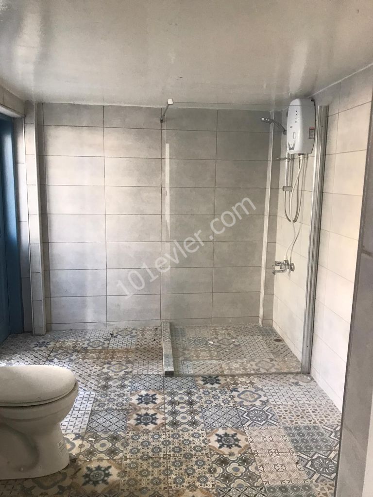 Girne Merkezde Kiralık İş Yeri Aylık Ödemeli  650 STG