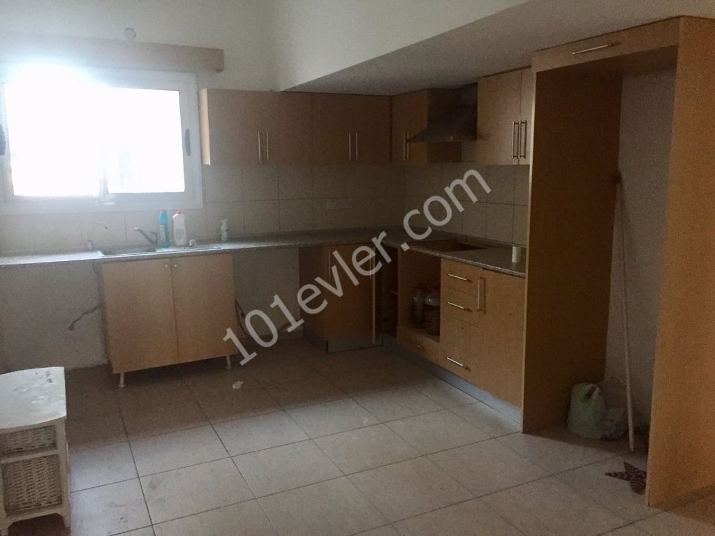 Flat To Rent in Köşklüçiftlik, Nicosia