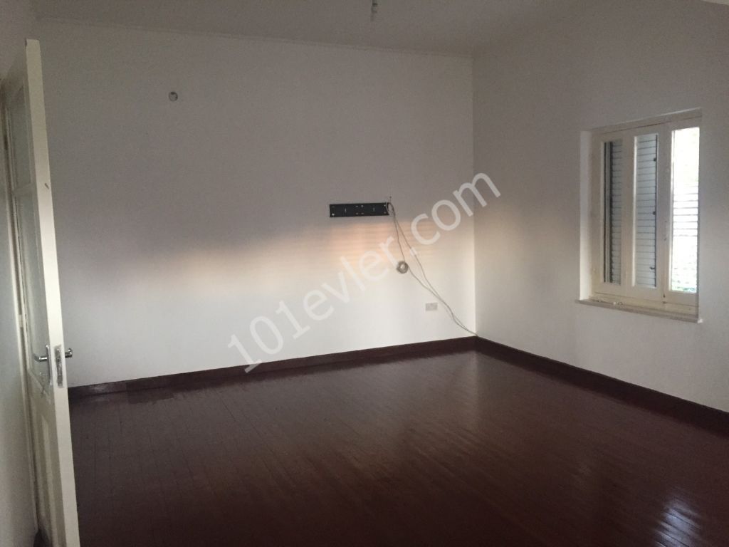 Flat To Rent in Köşklüçiftlik, Nicosia