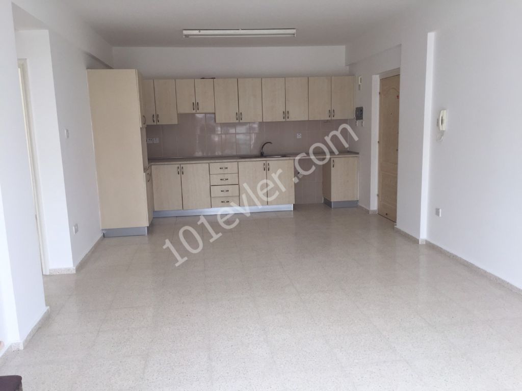 Lefkoşa Hamitköy'de 2+1 Eşyasız Kiralık daire 1,600 TL