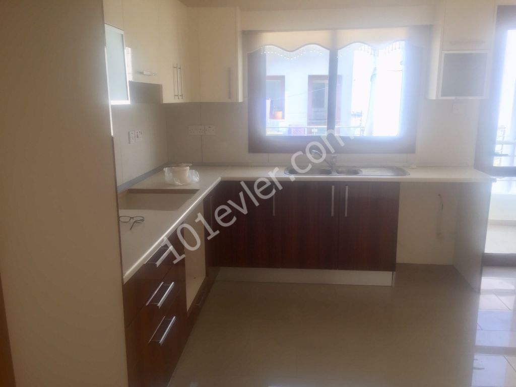 Flat For Sale in Küçük Kaymaklı, Nicosia