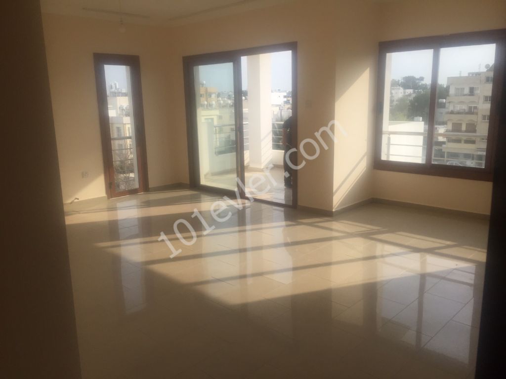 Flat For Sale in Küçük Kaymaklı, Nicosia