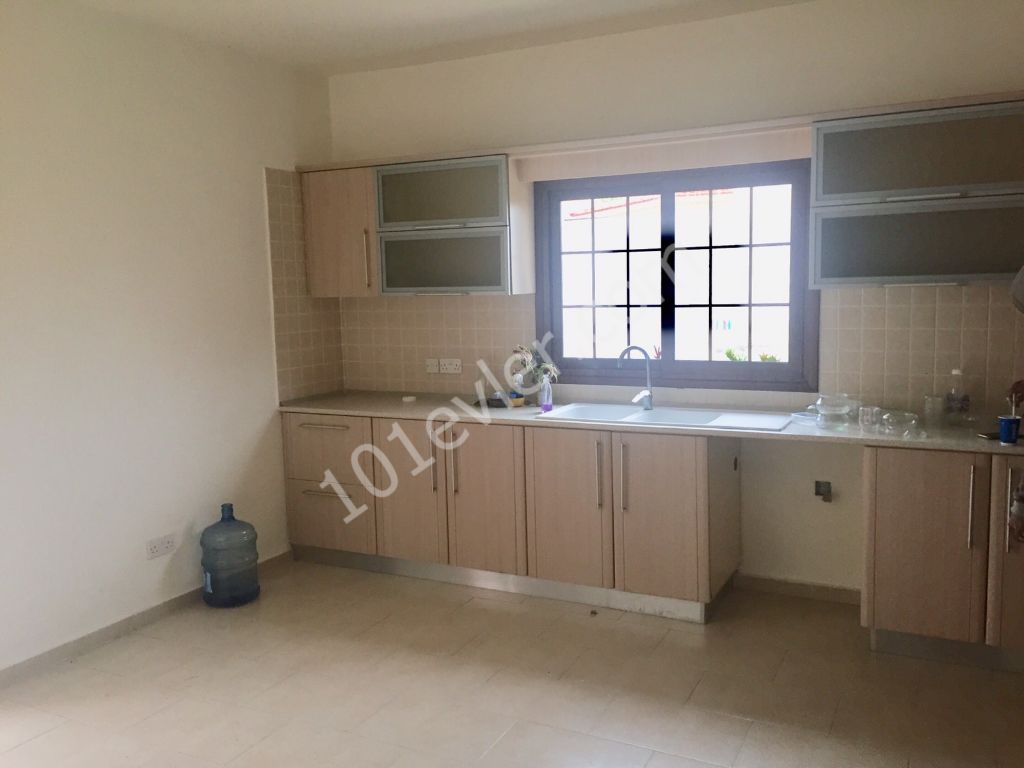 3+1 Unfurnished Duplex Detached House for Rent in Nicosia Hamitköy (Dumlupınar) Region 400 Stg